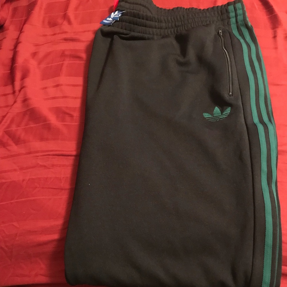 Men’s 4x Adidas track pants Black